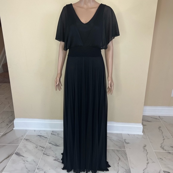 𝅺Maxi pleated dress - Picture 1 of 10